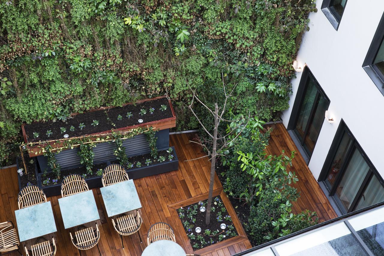 Maison Breguet Paris Exterior photo The courtyard at the hotel